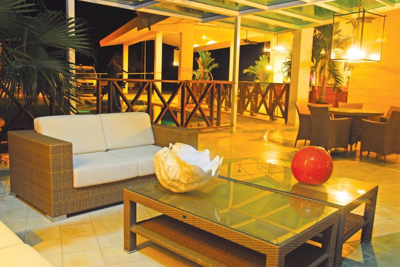 Playa Tortuga Hotel And Beach Resort Bocas del Toro Exterior foto