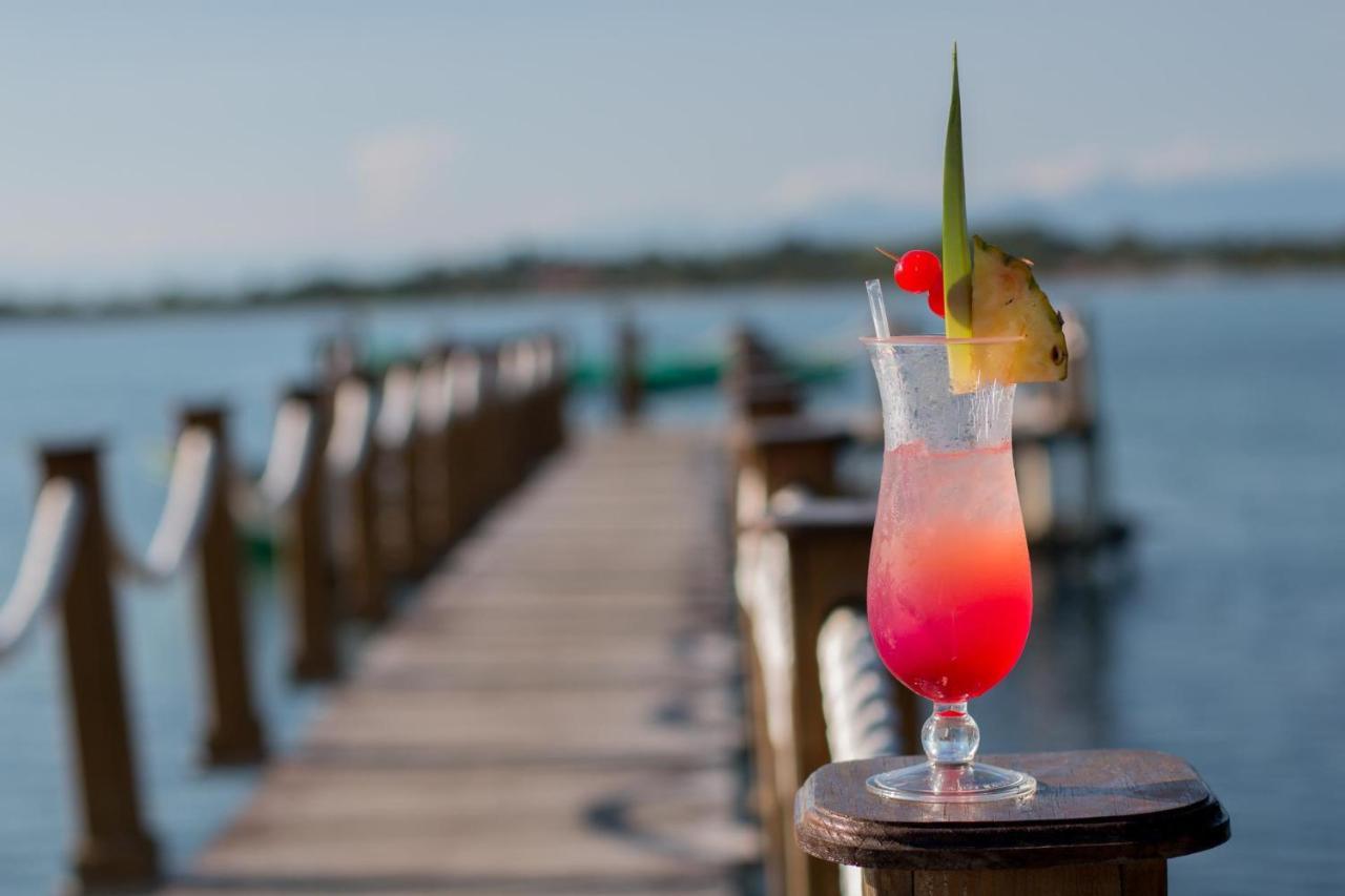 Playa Tortuga Hotel And Beach Resort Bocas del Toro Exterior foto